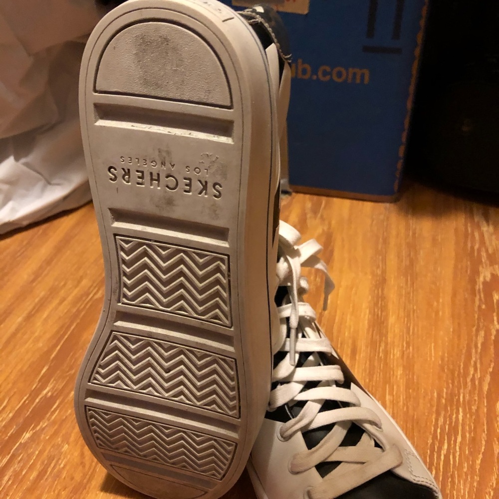 High top Tennis shoes